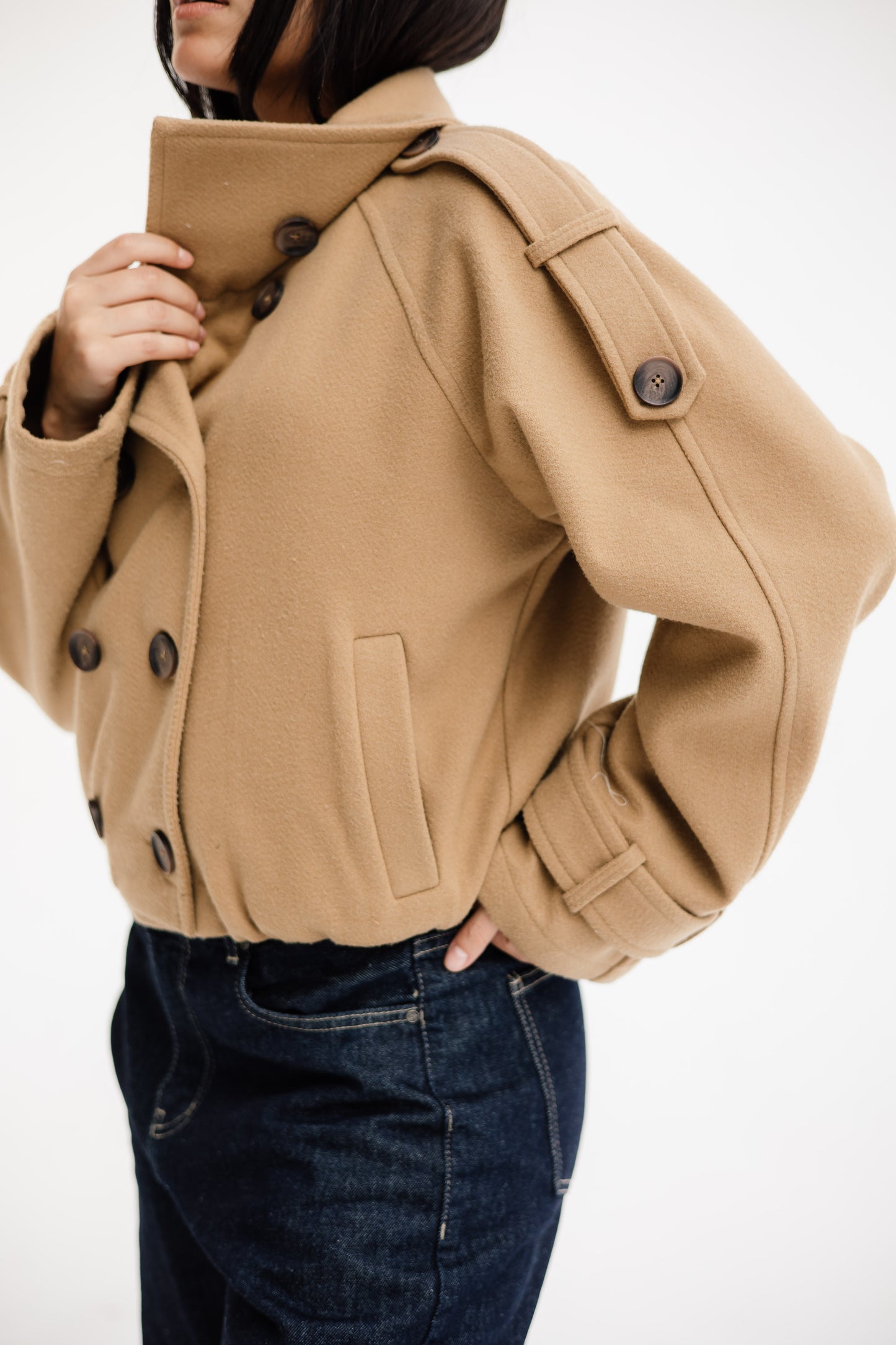 Sleek cropped jacket