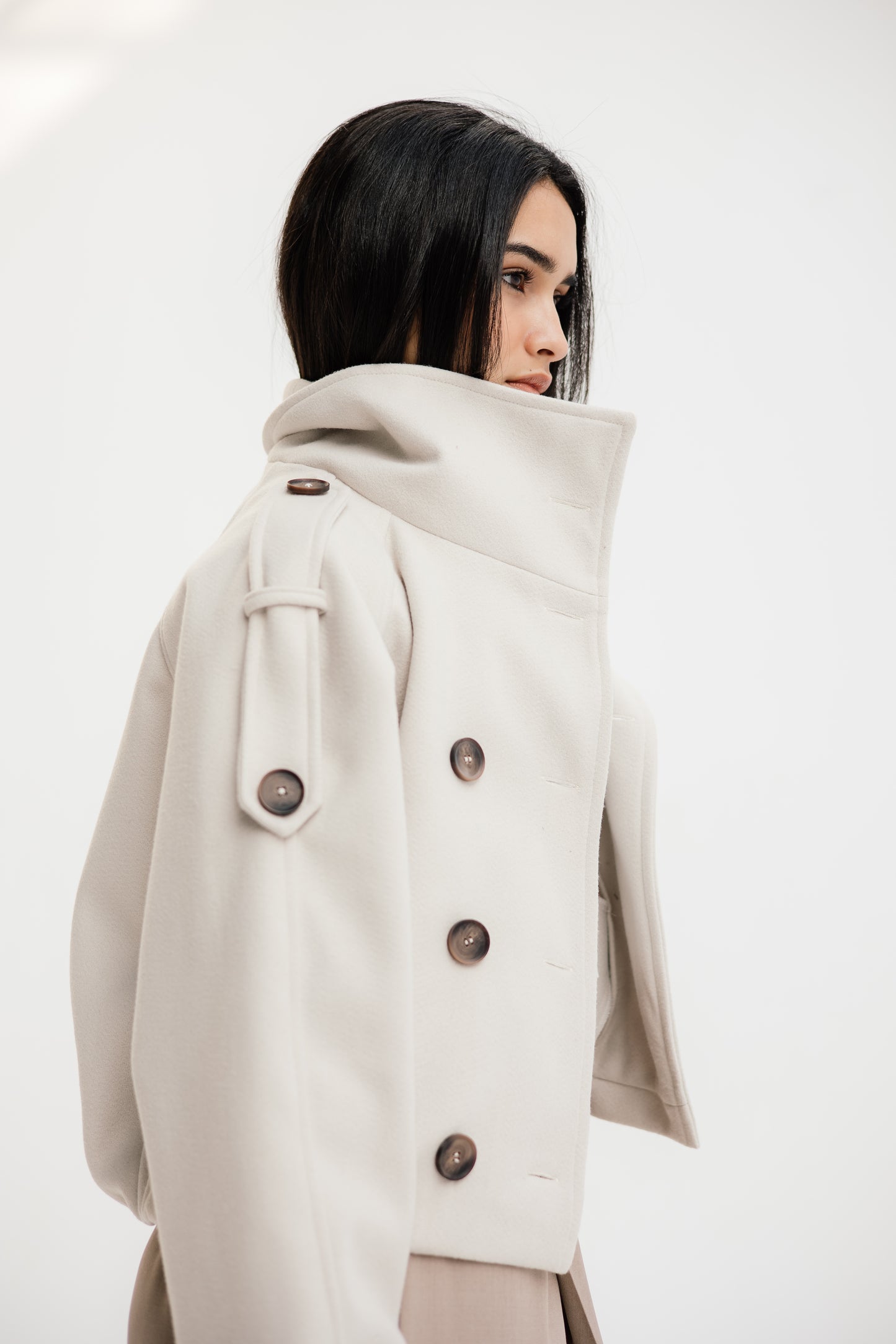 Sleek cropped jacket