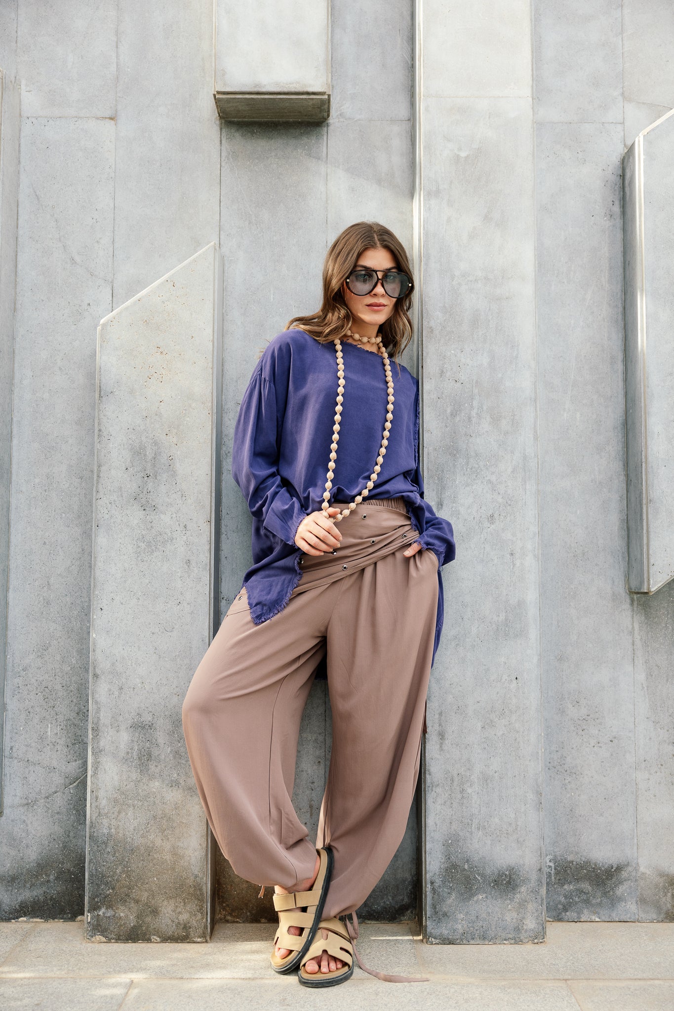 Delicate slit Shirt