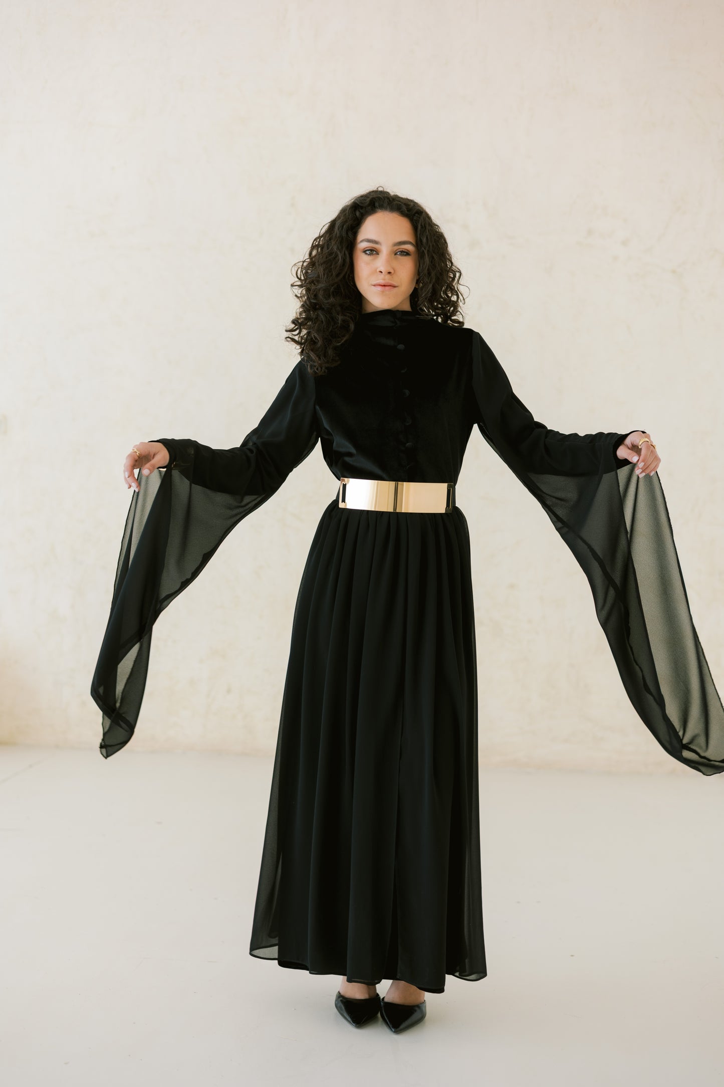 Yaqeen Dress ( NO added belt)