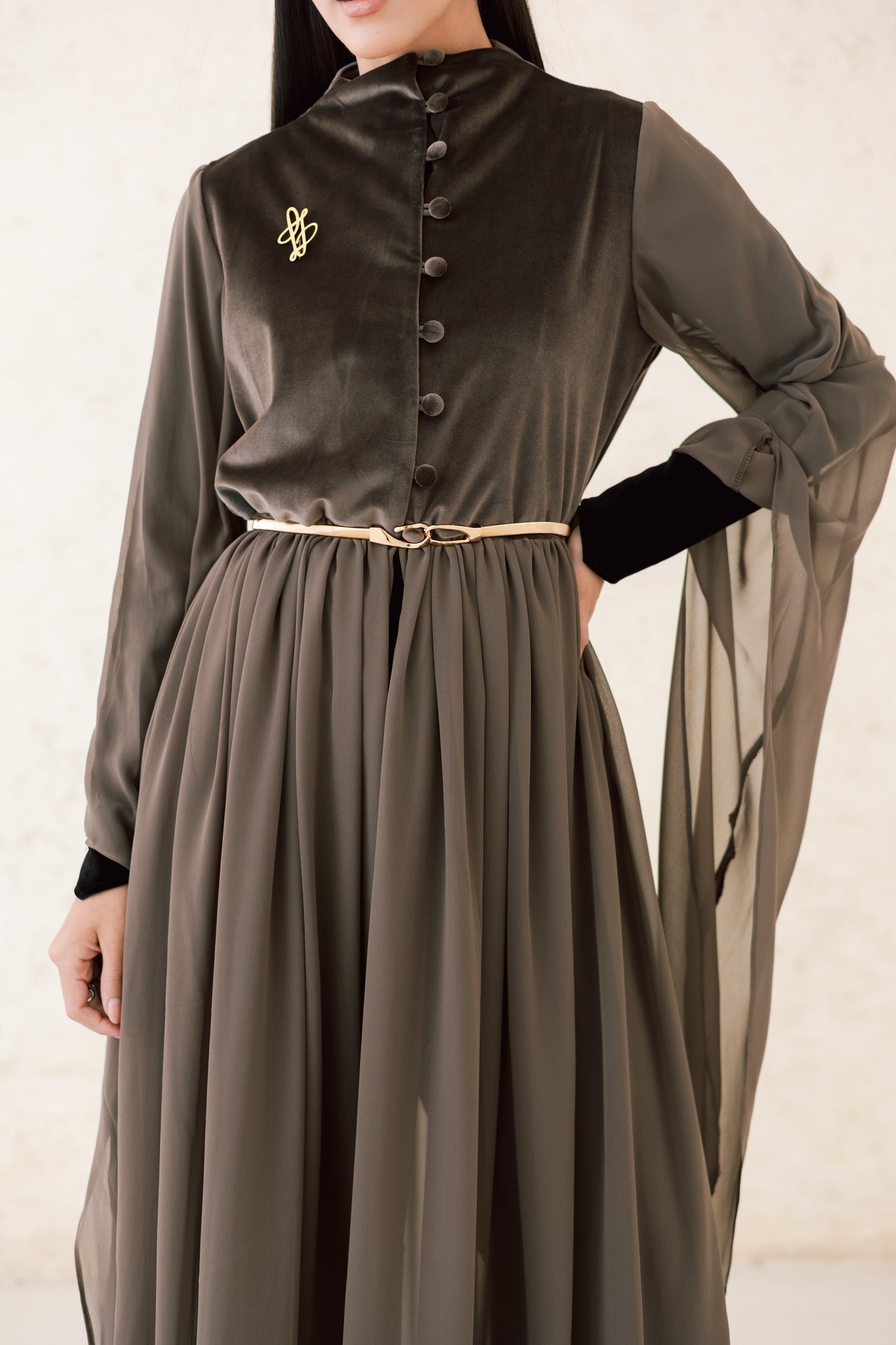 Yaqeen Dress ( NO added belt)