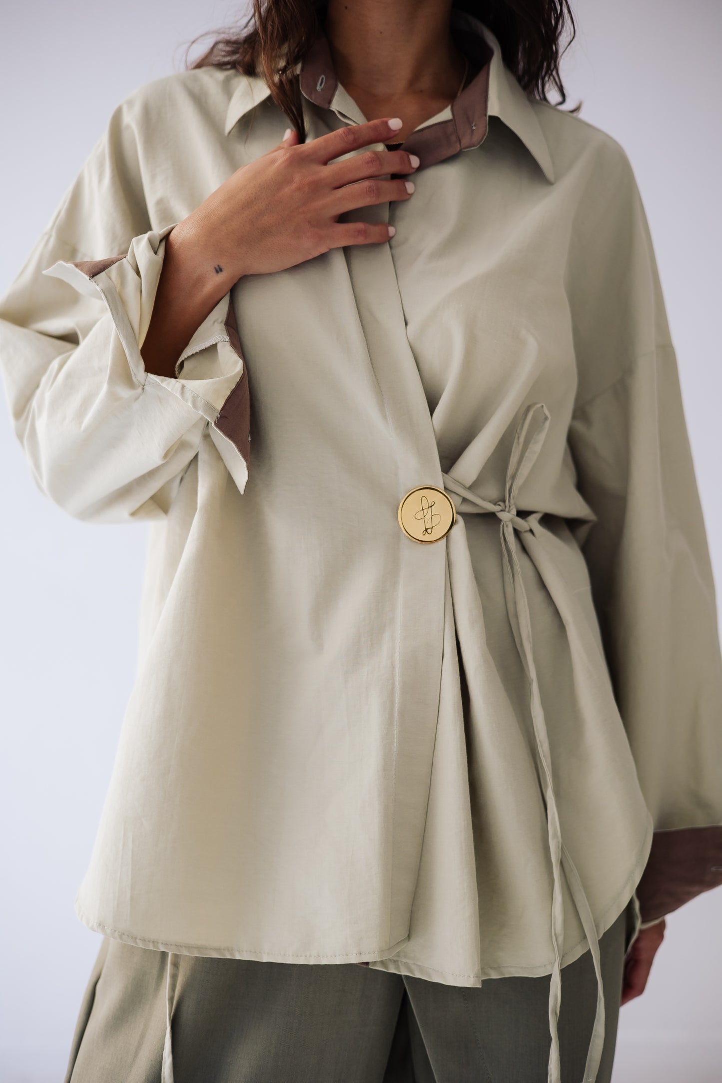 Morph shirt                                    ( comes with LEENO pin)