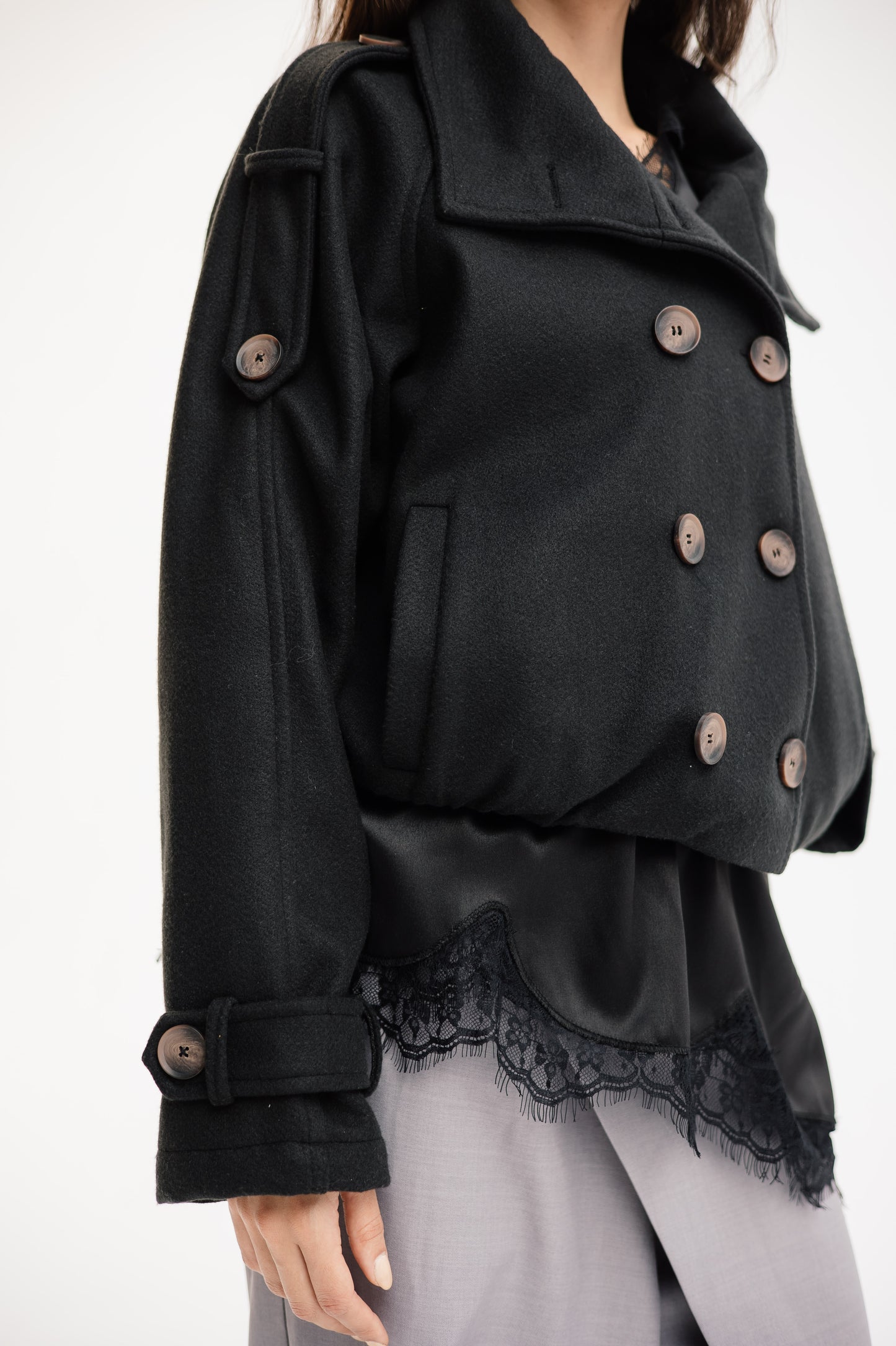 Sleek cropped jacket